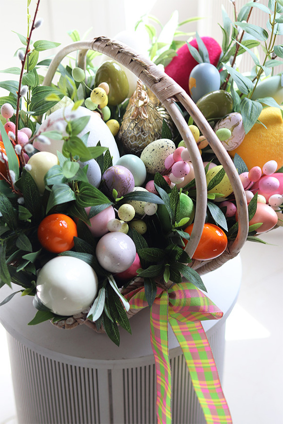 Koszyczkowo, wielkanocna dekoracja w koszu