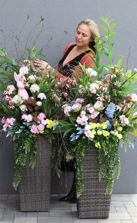 Spring Elenia, zielona kompozycja z trawami do donicy Klienta