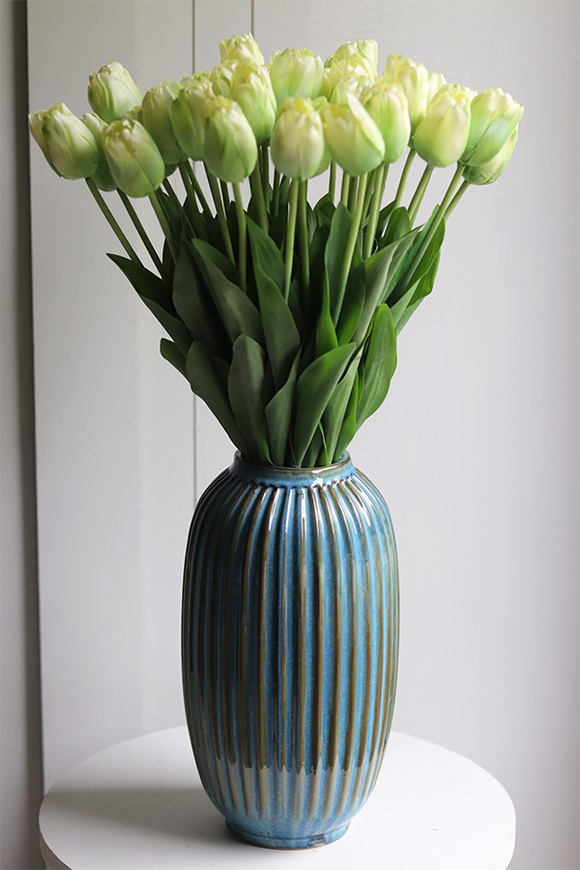 Azurri Tulips, bukiet kwiatów w wazonie