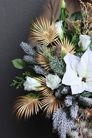 White&Gold, świąteczny bukiet nagrobny we wkładzie