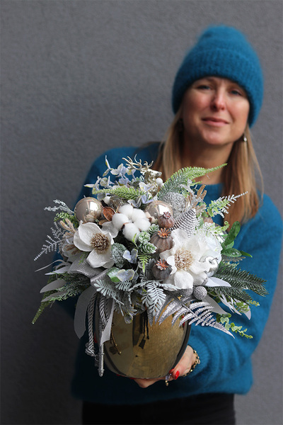 Mróz Glamour, zimowy stroik w złotej osłonce