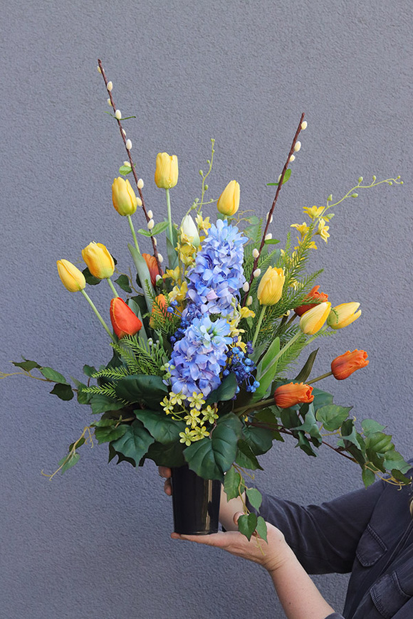 Tulipanowe Sny, wiosenny bukiet do flakonu nagrobnego