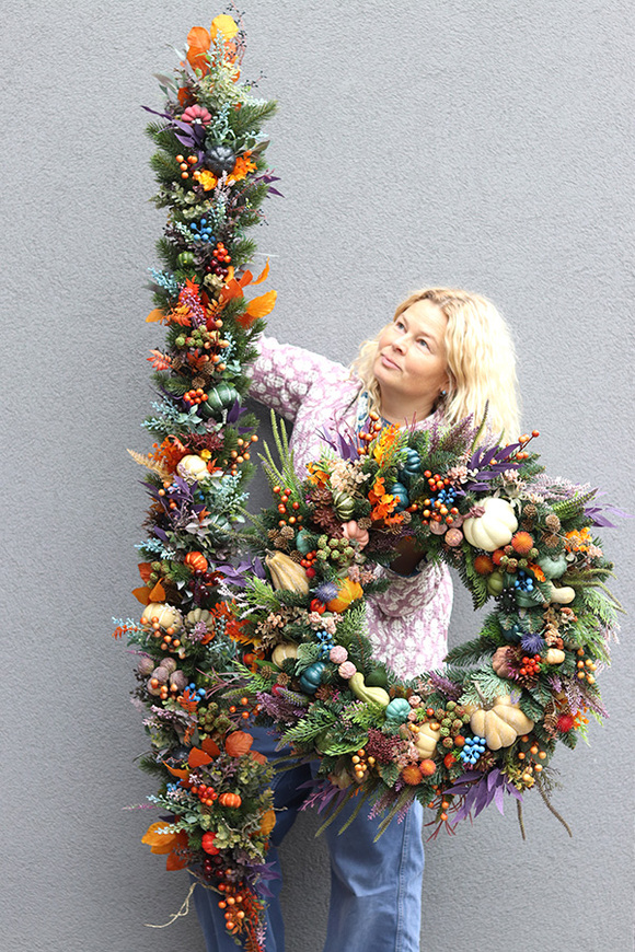 Mudella Autumn, jesienny wianek z pięknymi dodatkami