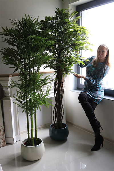 Bambus, sztuczna roślina w osłonce z tworzywa