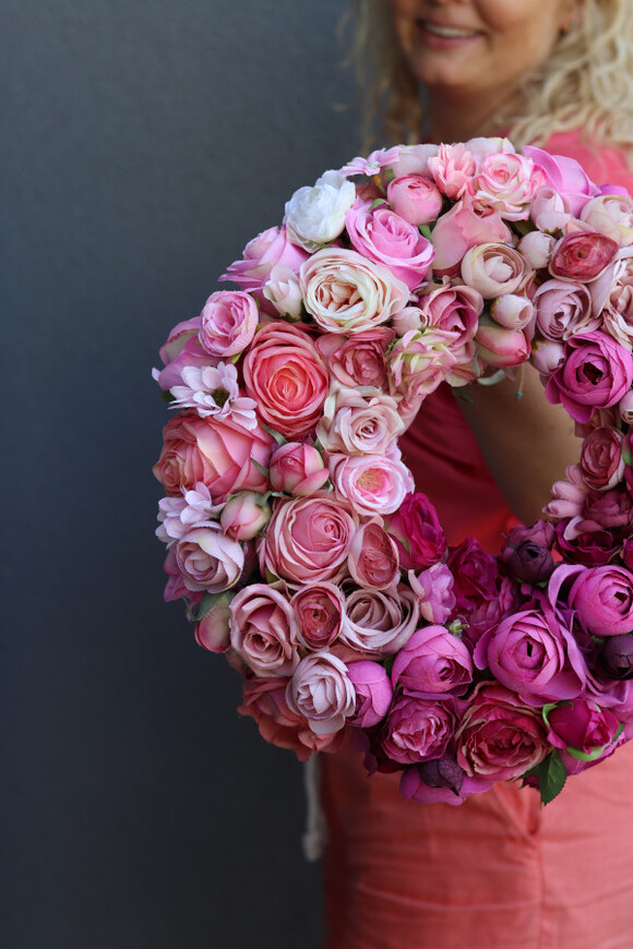 bogaty różowy wianek na drzwi, Delicja Gradia