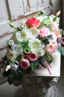 Laosina, kompozycja kwiatowa w naczyniu, wym.30x65cm