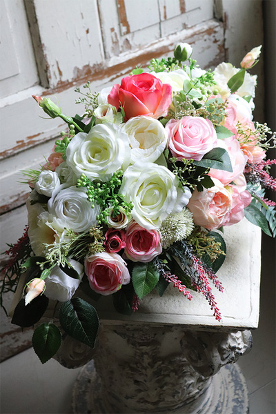 Laosina, kompozycja kwiatowa w naczyniu, wym.30x65cm