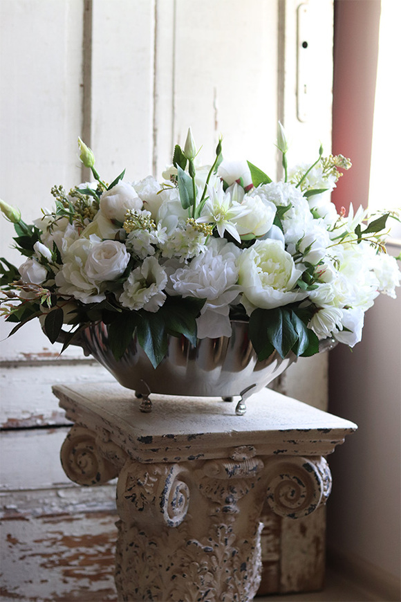 Keria, kompozycja kwiatowa w cynowanym naczyniu, wym.40x67cm