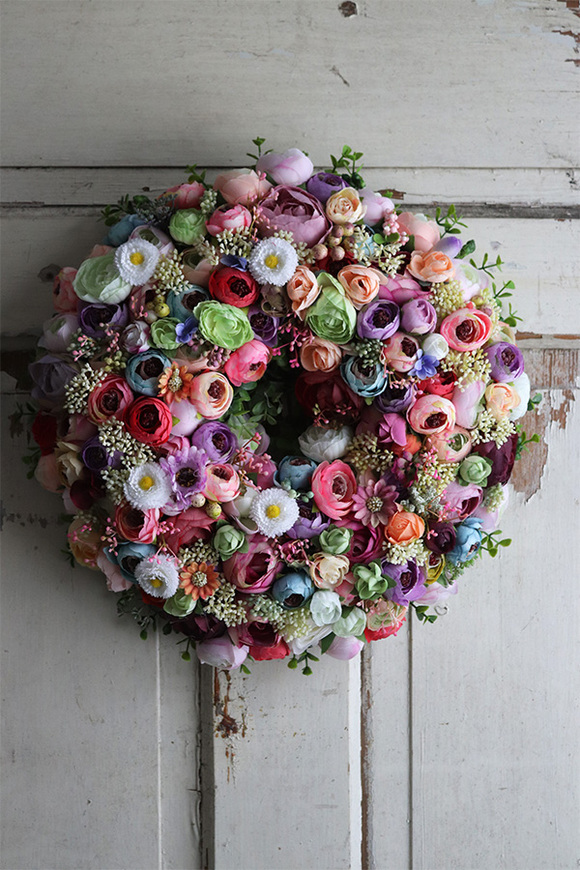 Perrasani, bogaty kwiatowy wianek, śr.38cm 