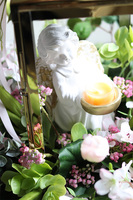 Angelo Pink Garden, kompozycja nagrobna ze złotym lampionem, wys.65cm 