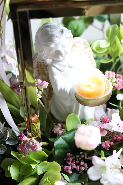 Angelo Pink Garden, kompozycja nagrobna ze złotym lampionem, wys.65cm 