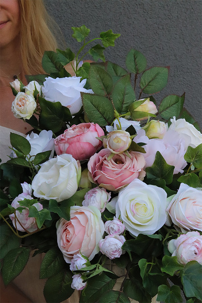 Roselissa Umbria, kompozycja kwiatowa w wazonie