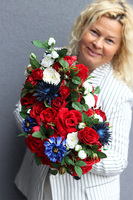 Polena, kompozycja w złotym pucharze