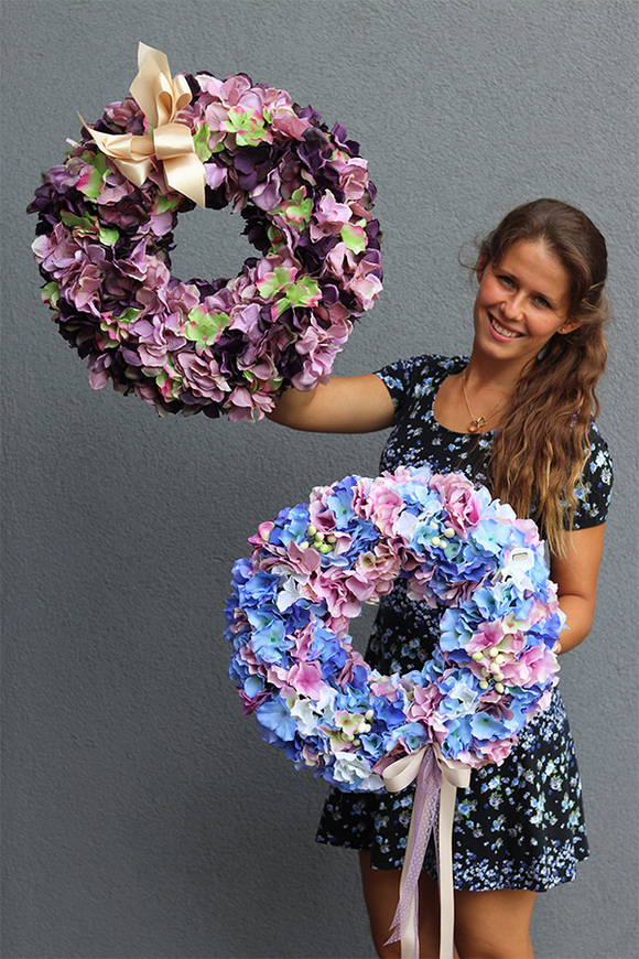 Gesiana, niebiesko-różowy wianek z hortensjami