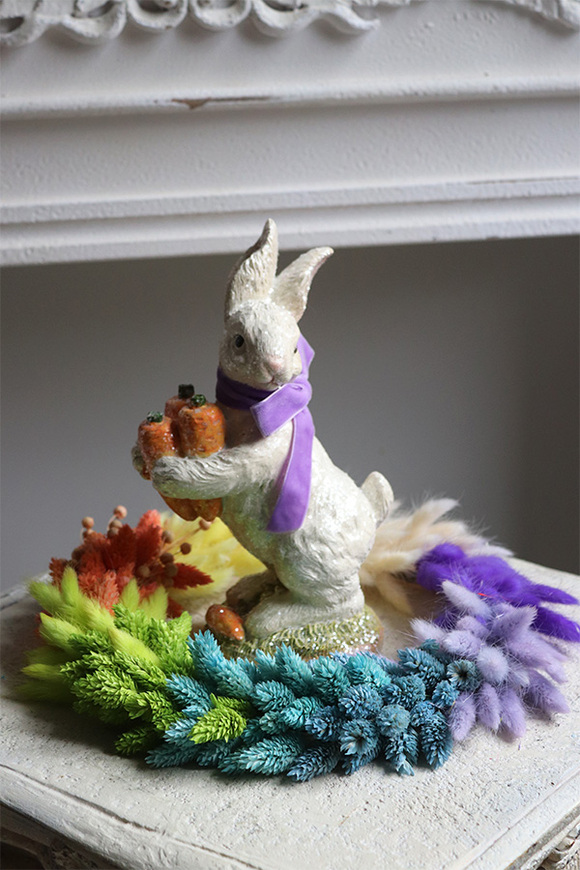 Tęczowy Susz Velveti, stroik wielkanocny z zającem