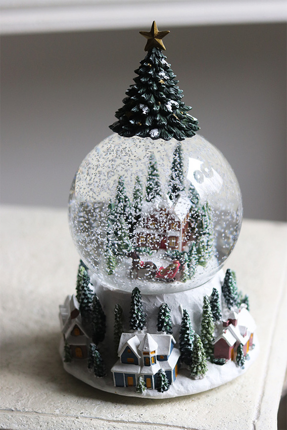 bożonarodzeniowa szklana kula śnieżna Village