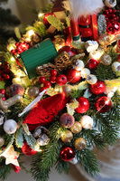 Dzieci Zimą, stroik świąteczny LED z dziadkiem