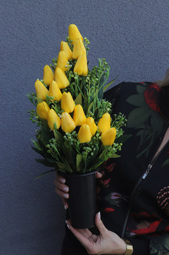 Tulippo New Design Yellow 3, bukiet nagrobny we wkładzie, dł.48cm