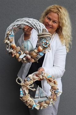 Bałtyk, marynistyczny wianek z żaglówką, śr.32cm 