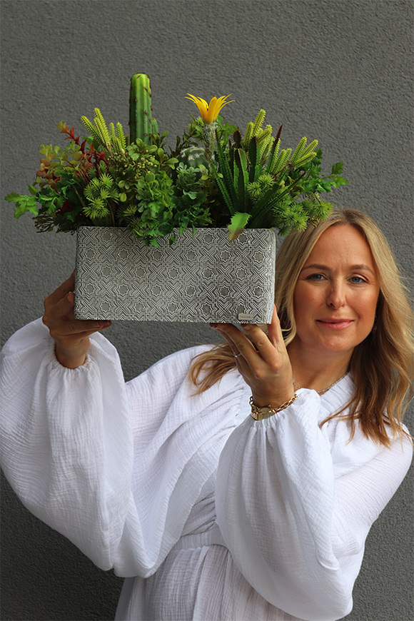 Green Neriata, sukulenty w prostokątnej donicy	