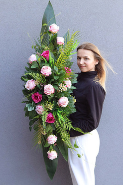 Kalipso Amarantis, wiązanka nagrobna na desce, dł.110cm