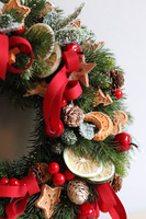 Wigilia Nova, świąteczny wianek z suszem	