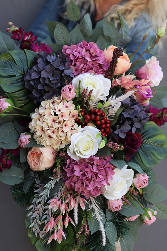 Vilani Small, nieduża wiązanka nagrobna