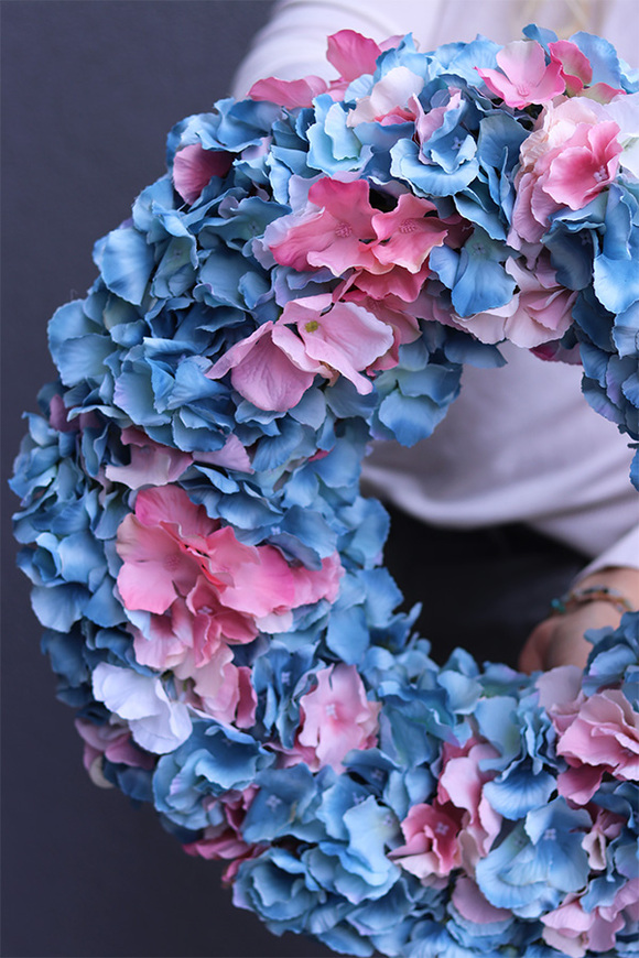 Gesiana 2, niebiesko-różowy wianek z hortensjami
