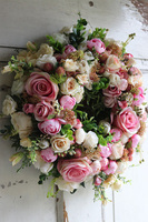 Gerrato, różowy wianek na drzwi, śr.34cm