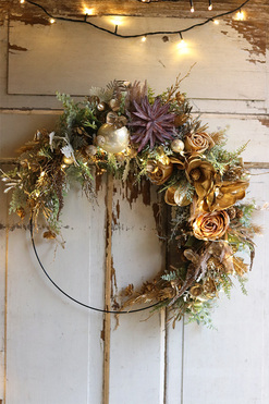 Subtelle Winter Glam, świąteczny wianek na obręczy LED, rozp.57cm 