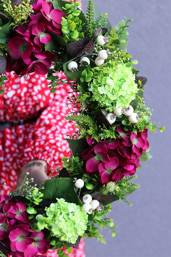 dekoracyjny fioletowo-zielony wianek, W Hortensjach