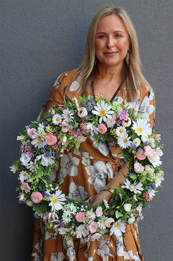 Ulesina, wianek kwiatowy ze stokrotkami, śr.52cm 