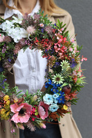 Nereta Colors, kwiatowy wianek na drzwi