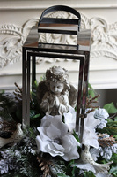 Angelo Winter Frozen 2, kompozycja nagrobna z lampionem