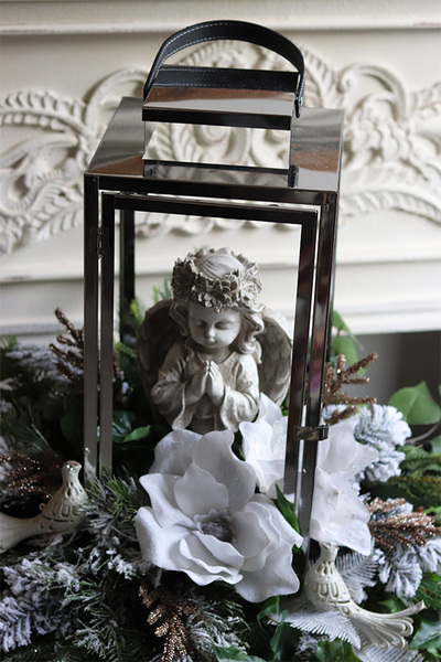 Angelo Winter Frozen 2, kompozycja nagrobna z lampionem