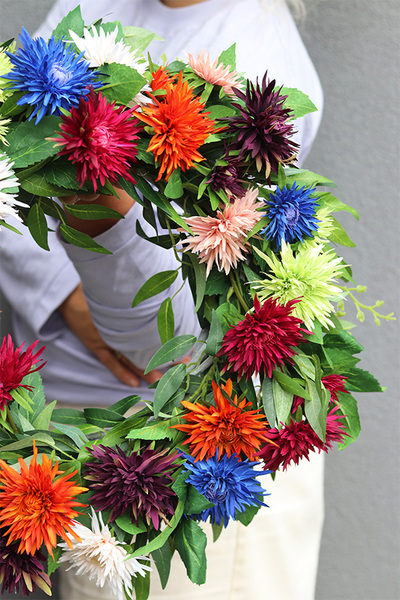 Cara, kolorowy jesienny wianek