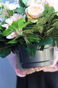 Paranama, kompozycja nagrobna w naczyniu, wym.40x90x50cm 