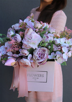 Delicja Wiosenna, flowerbox w kwadratowym pudełku, wys.33cm