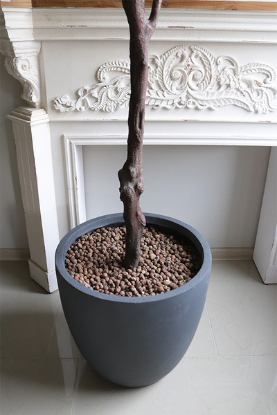 Oliwka Concrete, sztuczne drzewko w betonowej donicy