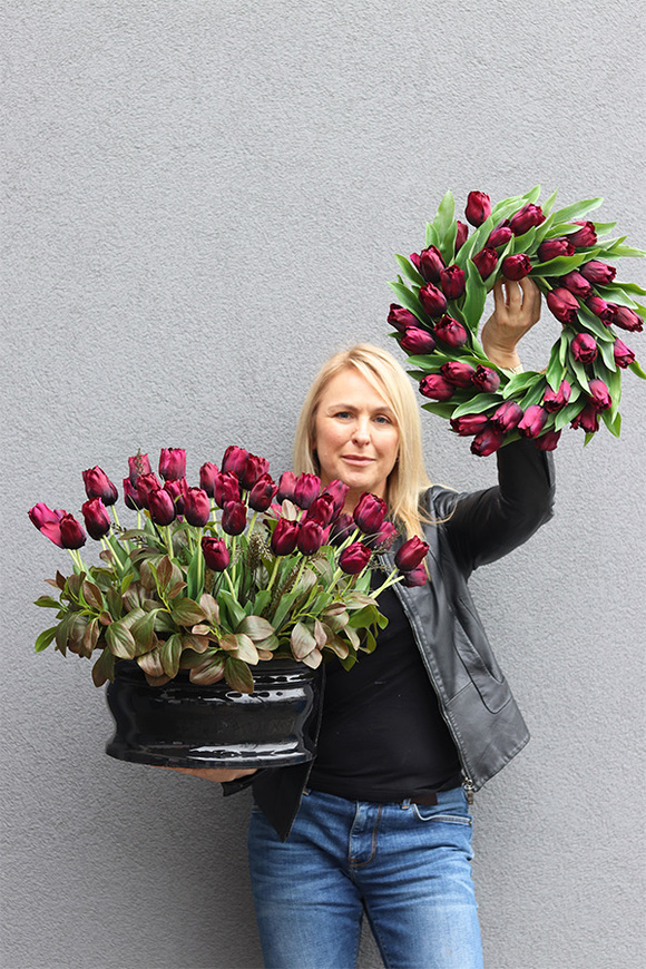 Bordo Tulips Amsterdam, dekoracja nagrobna z tulipanami	