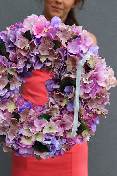 Leopoldi, fioletowo-różowy wianek z hortensjami