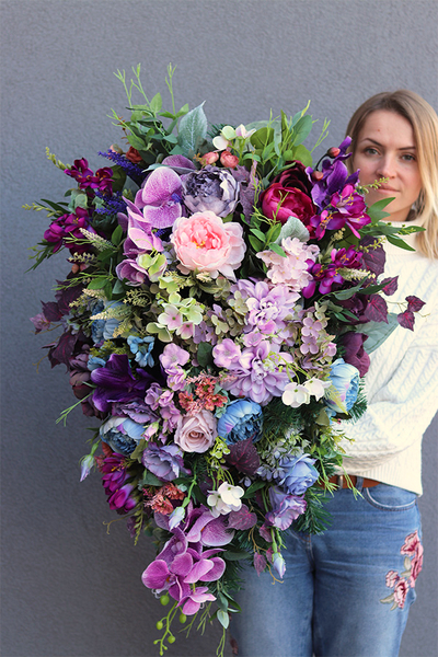 Mystery Geffea, fioletowa wiązanka nagrobna