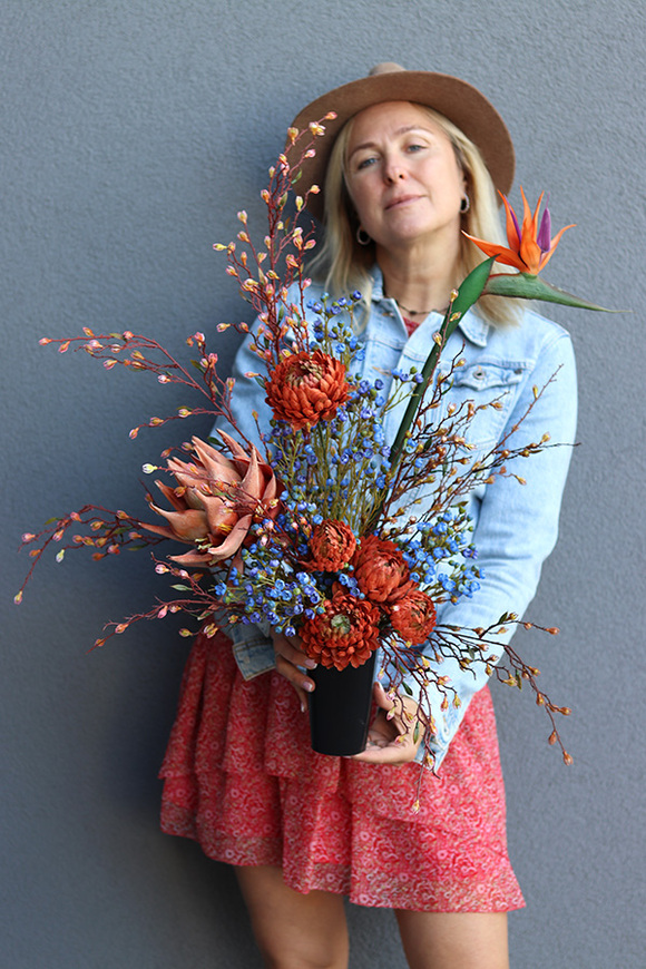 Domero, bukiet nagrobny we wkładzie, dł.74cm