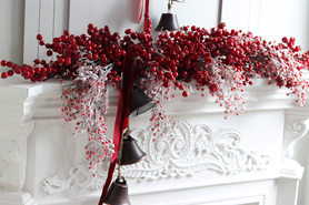 OD RĘKI Red Winter, zimowa girlanda z dzwonkami, dł.140cm