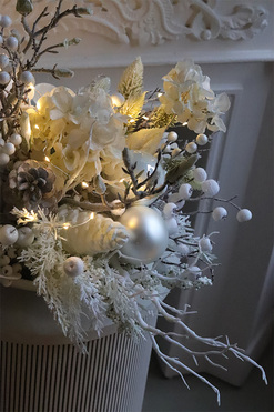 White Carol, zimowa kompozycja w osłonce LED, wym.45x60cm