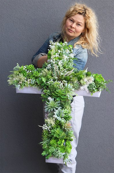 Krzyż Pamięci w Zieleni, elegancka kompozycja nagrobna