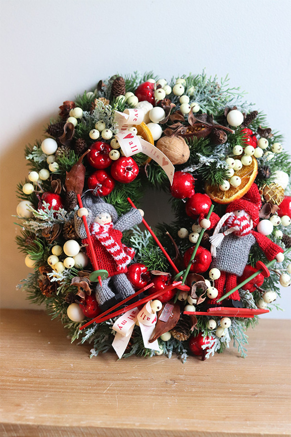 Narciarze Laleczki, świąteczny wianek na drzwi