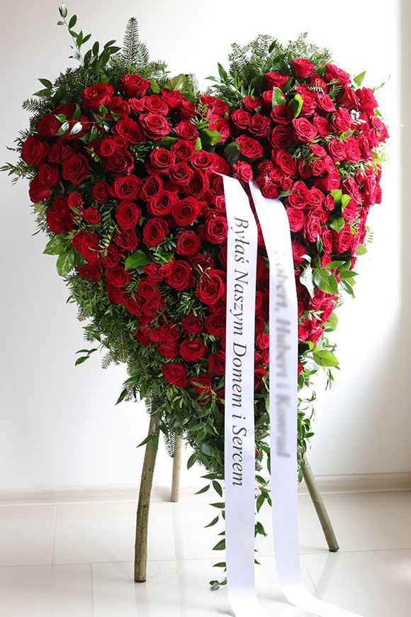 Czerwień Amore, żywa wiązanka pogrzebowa serce
