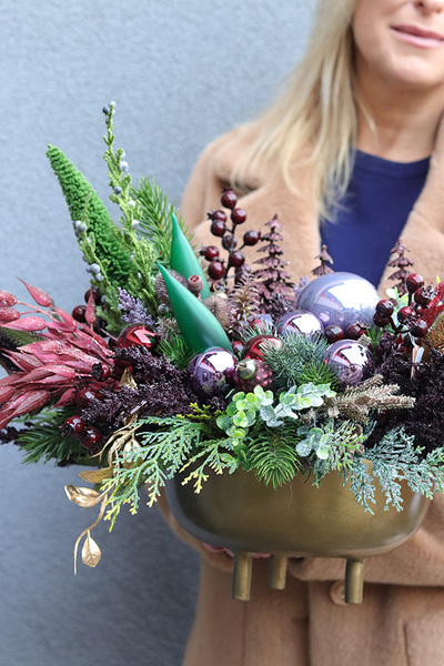 Royal Christmas, fioletowy stroik świąteczny w naczyniu