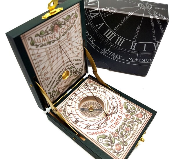 Kepler, zegar słoneczny i kompas, wieko mosiężne